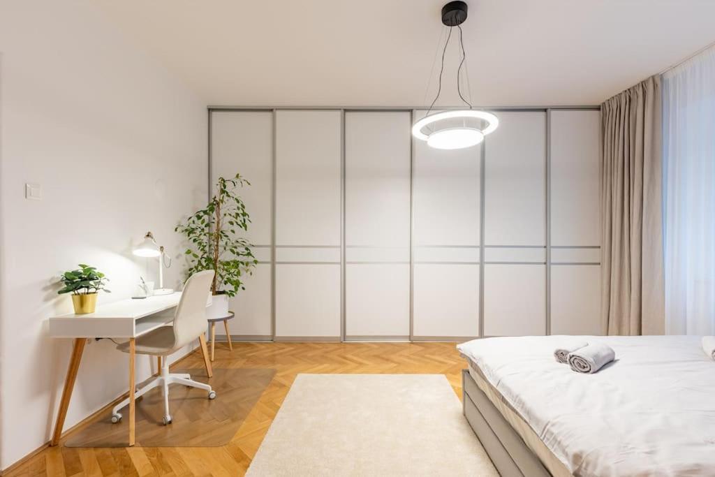 Luxury On Wilsonova, Close To Center *